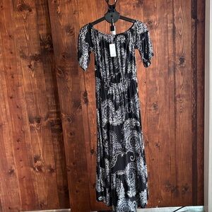 Chic Black and White Paisley Maxi Dress